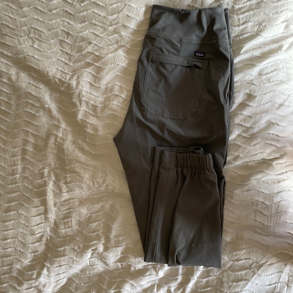 Patagonia Womens Grey Pants // medium // never worn & in perfect condition